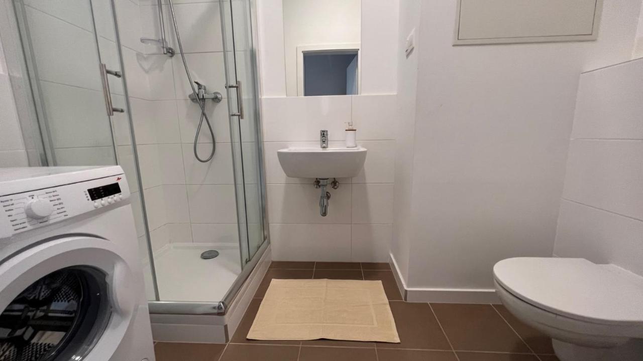 1 Room Apartment With Terrace, Slnecnice, 18B Bratislava Dış mekan fotoğraf