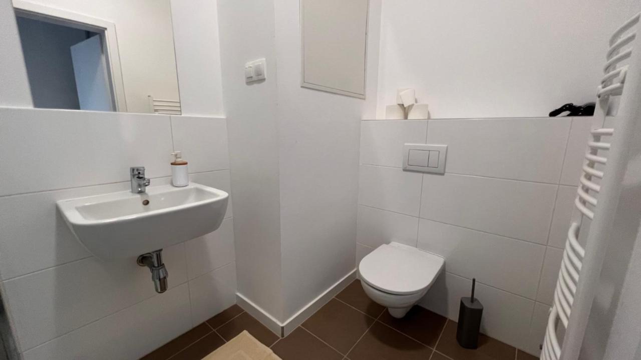 1 Room Apartment With Terrace, Slnecnice, 18B Bratislava Dış mekan fotoğraf
