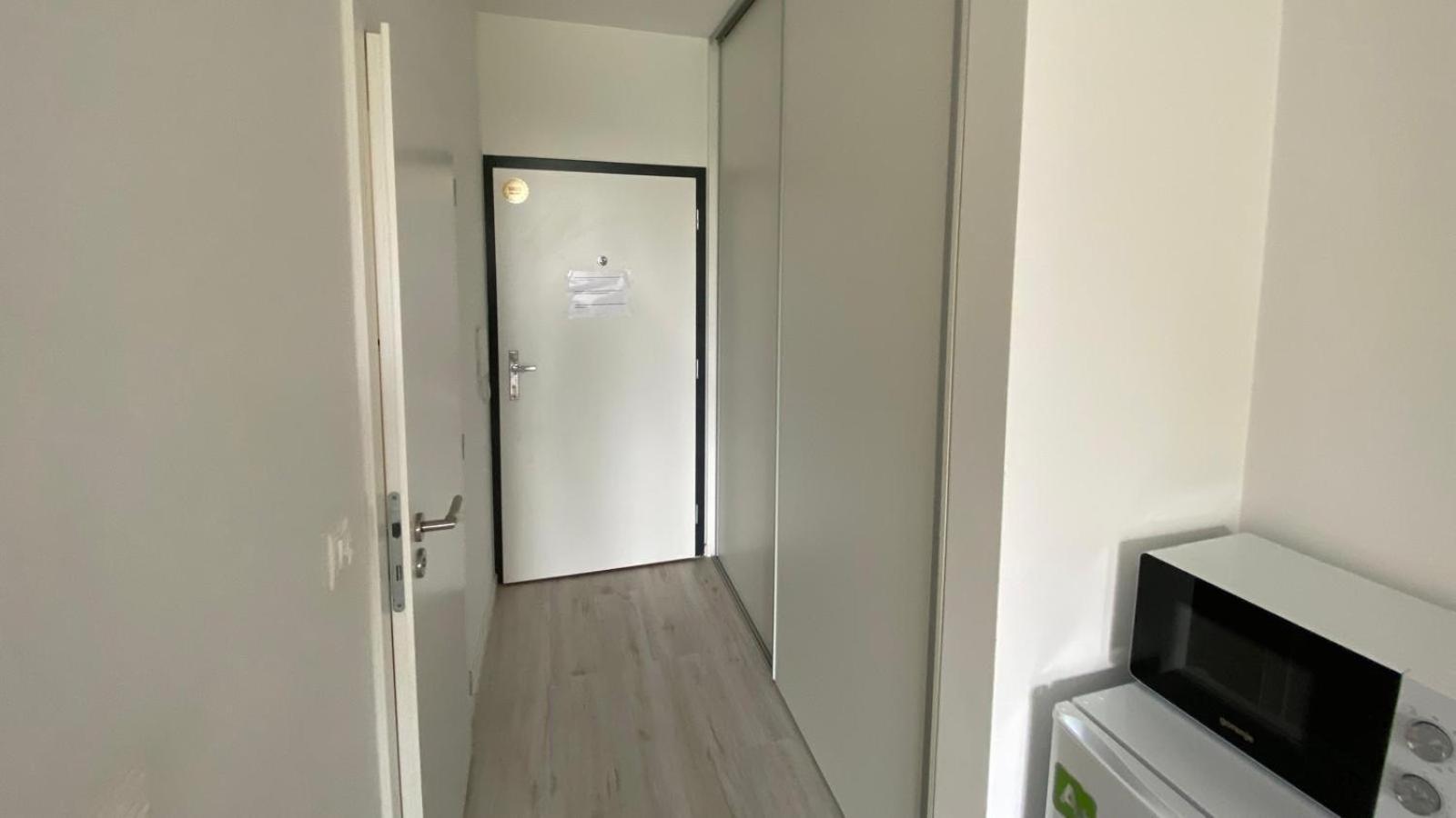 1 Room Apartment With Terrace, Slnecnice, 18B Bratislava Dış mekan fotoğraf